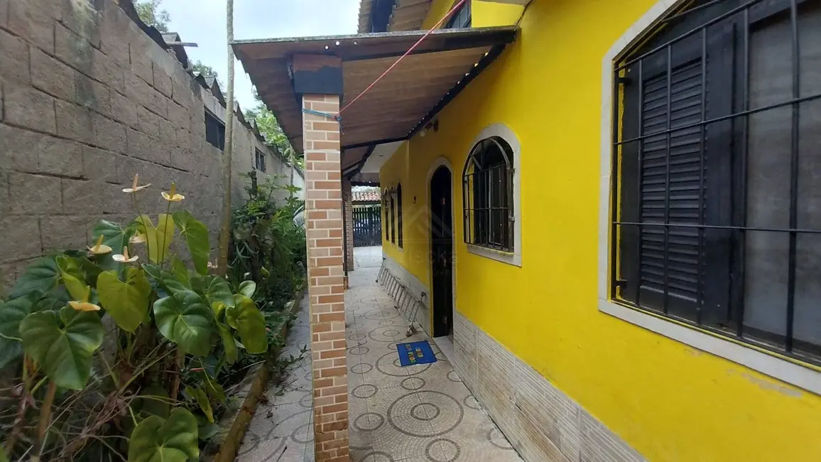 Casa com 4 quartos à venda, 144m2 em Itanhaem - SP - imagem 4 Foto 4 de Casa com 4 quartos à venda, 144m2 em Itanhaem - SP