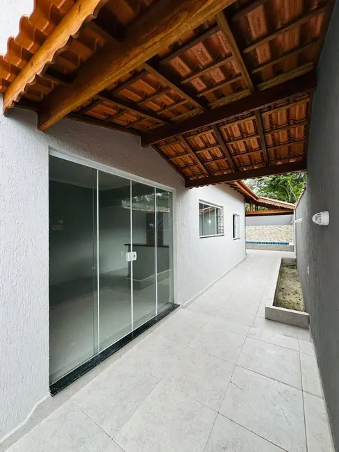 Foto 2 de Casa com 2 quartos à venda, 138m2 em Itanhaem - SP