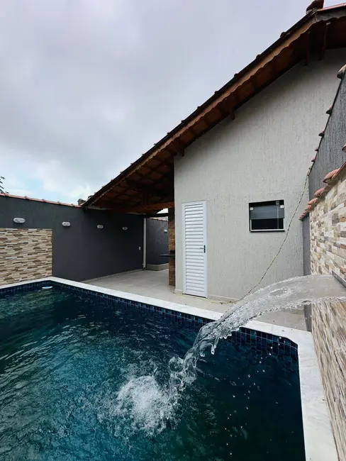 Foto 1 de Casa com 2 quartos à venda, 138m2 em Itanhaem - SP