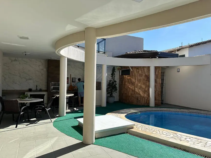 Foto 6 de Casa com 4 quartos à venda, 337m2 em Itanhaem - SP