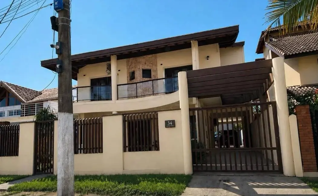 Foto 2 de Casa com 4 quartos à venda, 337m2 em Itanhaem - SP