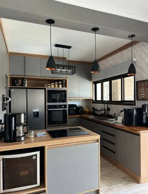 Foto 9 de Casa com 4 quartos à venda, 337m2 em Itanhaem - SP