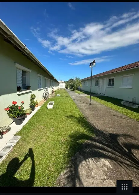 Foto 2 de Casa de Condomínio com 2 quartos à venda, 42m2 em Itanhaem - SP