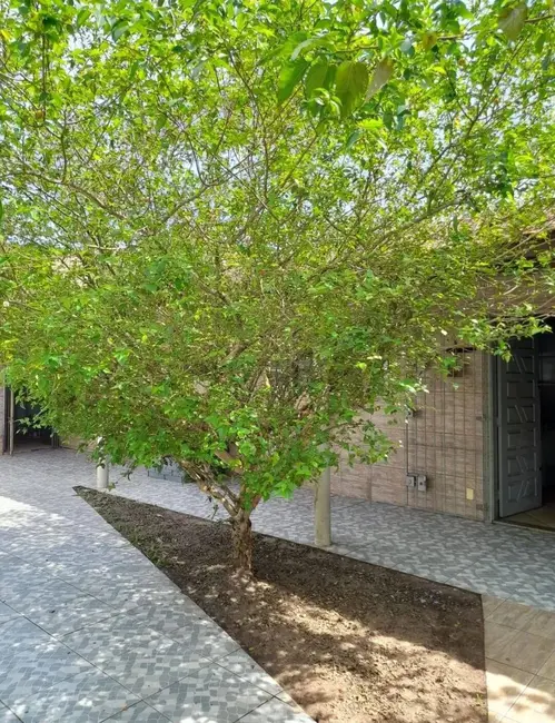 Foto 3 de Casa com 2 quartos à venda, 295m2 em Itanhaem - SP