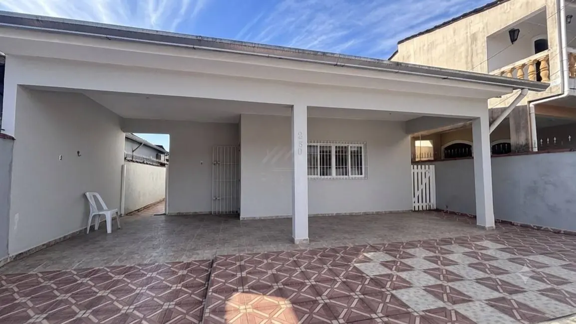 Foto 2 de Casa com 3 quartos à venda, 250m2 em Itanhaem - SP