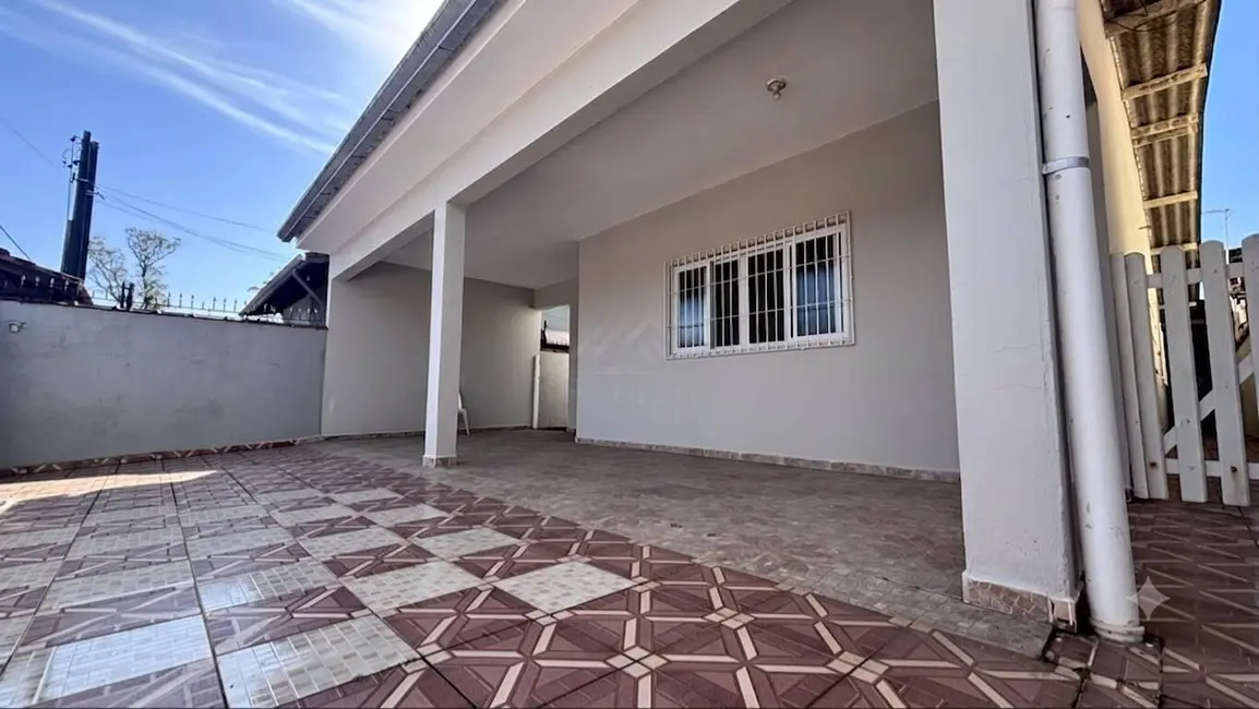 Foto 1 de Casa com 3 quartos à venda, 250m2 em Itanhaem - SP