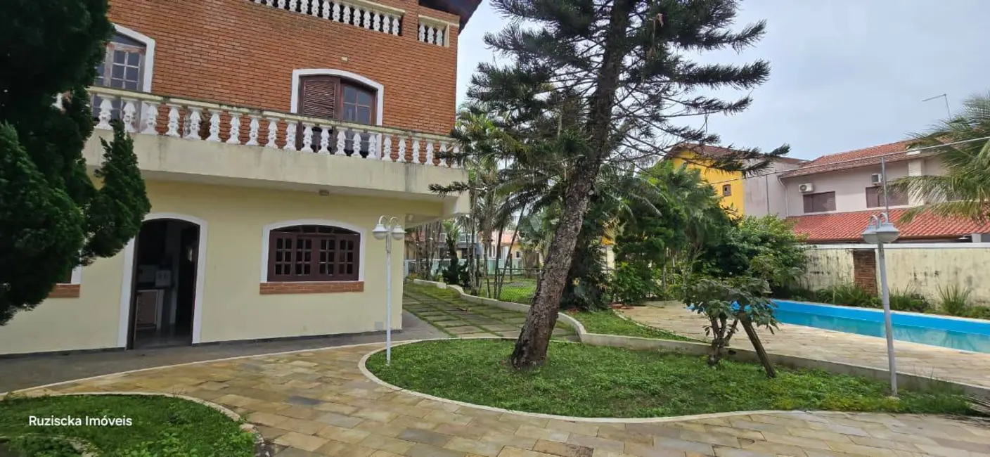 Casa de Condomínio com 5 quartos à venda, 600m2 em Itanhaem - SP - imagem 9 Foto 9 de Casa de Condomínio com 5 quartos à venda, 600m2 em Itanhaem - SP