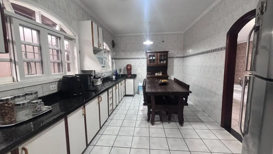 Foto 4 de Casa com 5 quartos à venda, 400m2 em Vila São Paulo, Itanhaem - SP