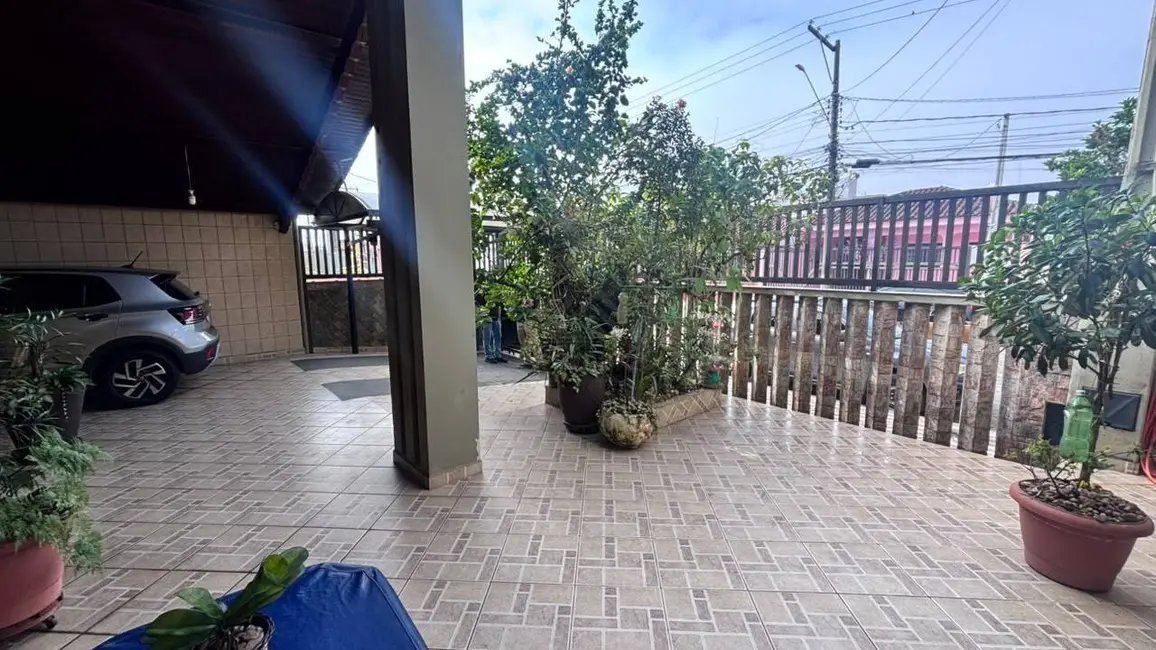 Foto 3 de Casa com 5 quartos à venda, 400m2 em Vila São Paulo, Itanhaem - SP