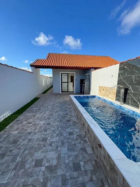 Casa com 2 quartos à venda, 126m2 em Mongagua - SP - imagem 1 Foto 1 de Casa com 2 quartos à venda, 126m2 em Mongagua - SP