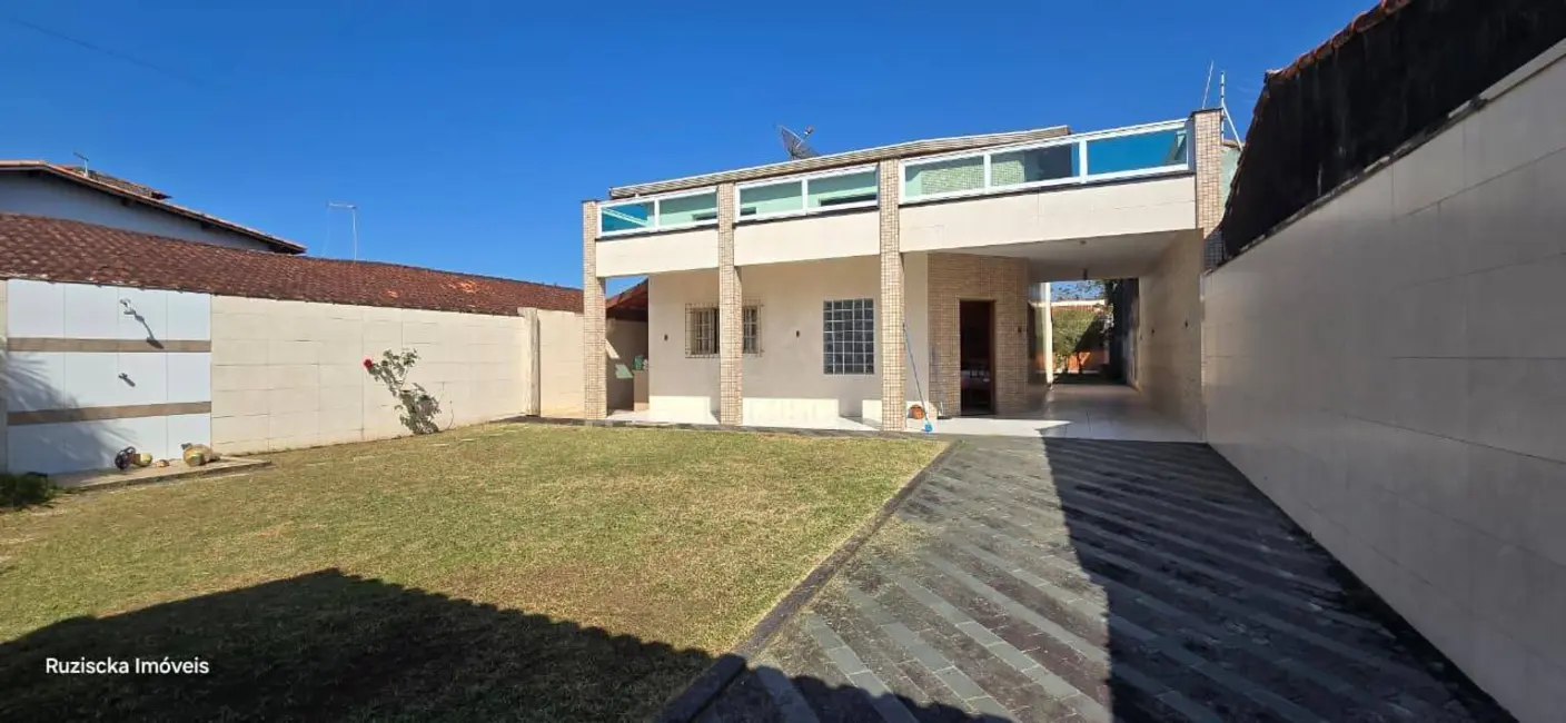 Casa com 3 quartos à venda, 600m2 em Itanhaem - SP - imagem 1 Foto 1 de Casa com 3 quartos à venda, 600m2 em Itanhaem - SP