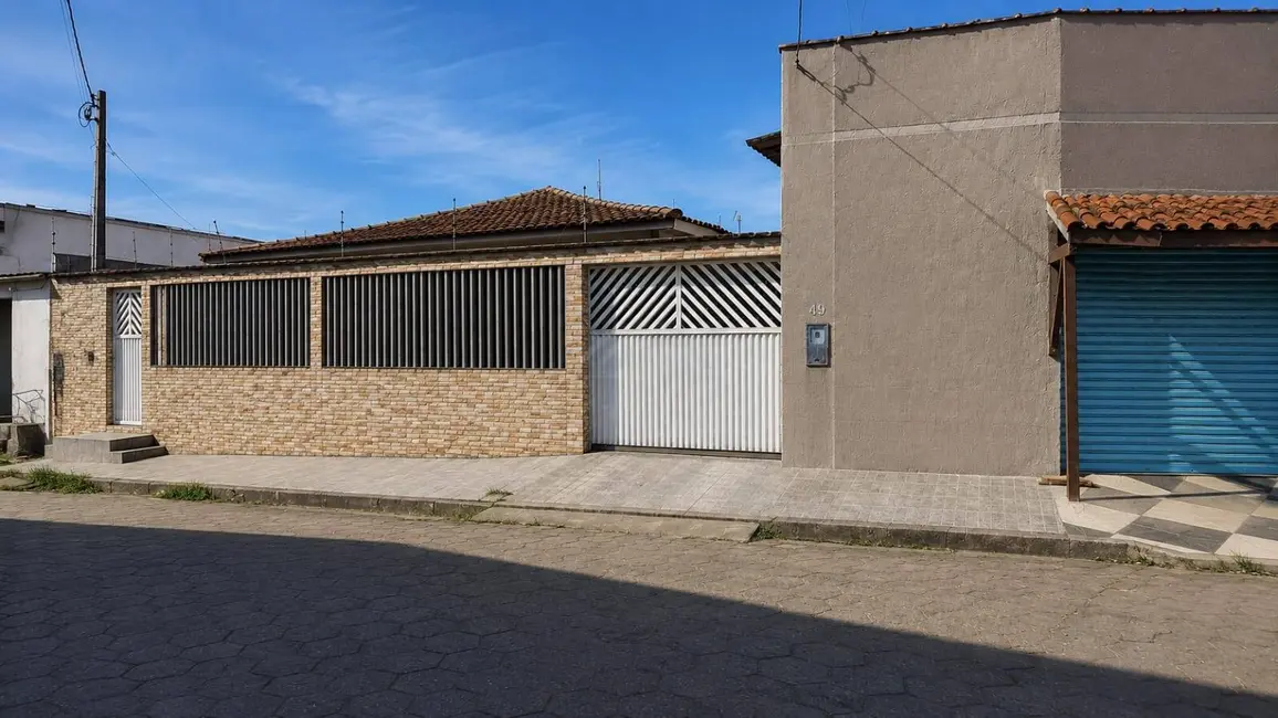 Foto 1 de Casa com 2 quartos à venda, 272m2 em Itanhaem - SP