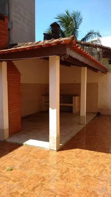 Foto 3 de Casa com 3 quartos à venda, 250m2 em Itanhaem - SP