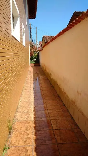 Foto 4 de Casa com 3 quartos à venda, 250m2 em Itanhaem - SP