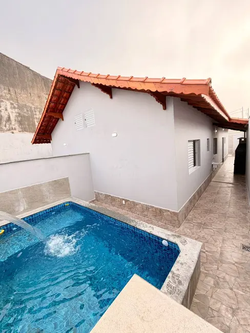 Foto 1 de Casa com 2 quartos à venda, 125m2 em Mongagua - SP