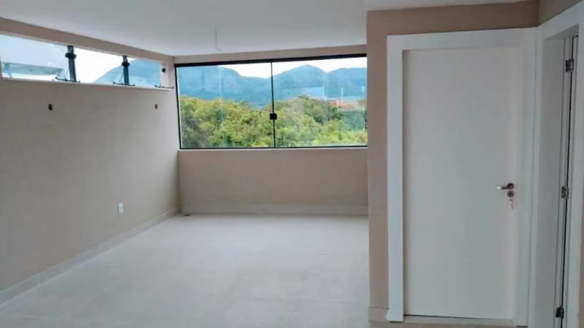Foto 5 de Casa de Condomínio com 4 quartos à venda, 300m2 em Rio De Janeiro - RJ