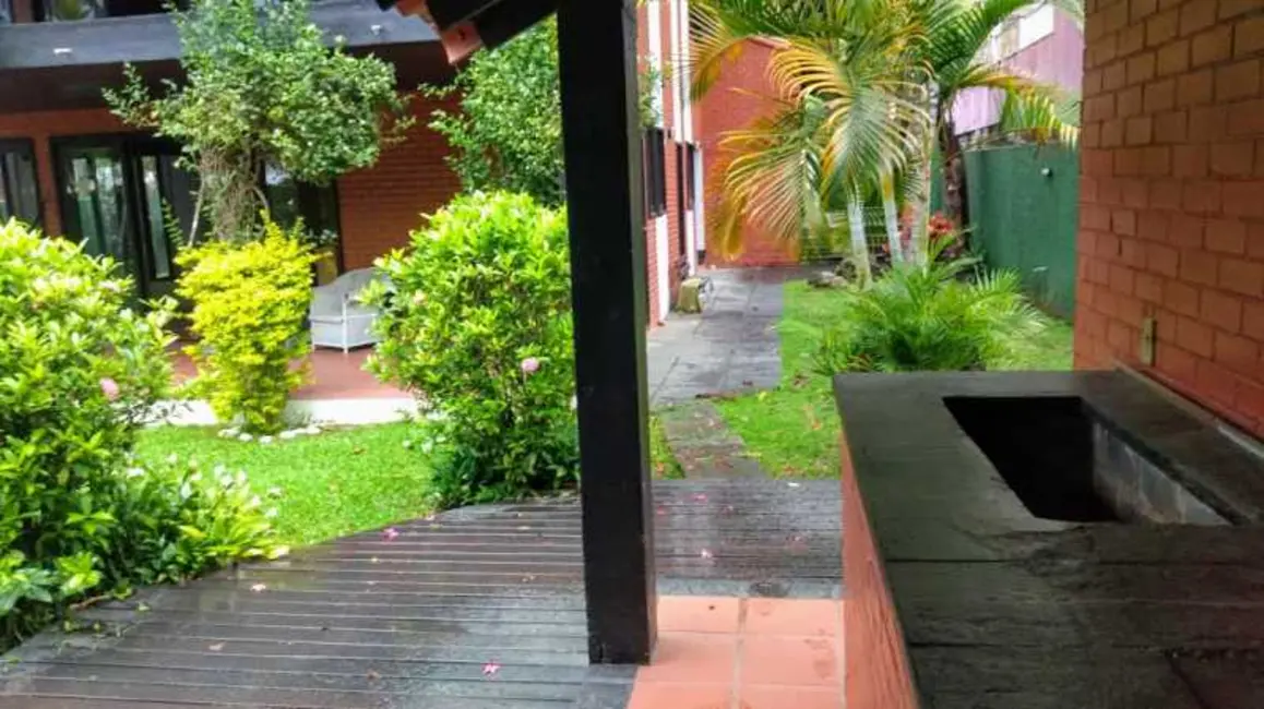 Casa de Condomínio com 4 quartos à venda, 287m2 em Rio De Janeiro - RJ - imagem 5 Foto 5 de Casa de Condomínio com 4 quartos à venda, 287m2 em Rio De Janeiro - RJ