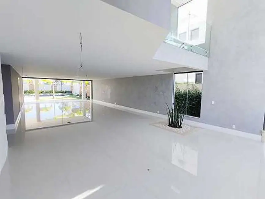 Casa de Condomínio com 5 quartos à venda, 632m2 em Rio De Janeiro - RJ - imagem 9 Foto 9 de Casa de Condomínio com 5 quartos à venda, 632m2 em Rio De Janeiro - RJ