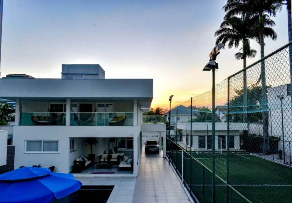 Casa de Condomínio com 5 quartos à venda, 800m2 em Rio De Janeiro - RJ - imagem 7 Foto 7 de Casa de Condomínio com 5 quartos à venda, 800m2 em Rio De Janeiro - RJ