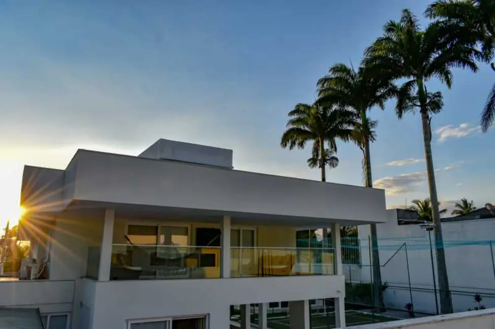 Casa de Condomínio com 5 quartos à venda, 800m2 em Rio De Janeiro - RJ - imagem 3 Foto 3 de Casa de Condomínio com 5 quartos à venda, 800m2 em Rio De Janeiro - RJ