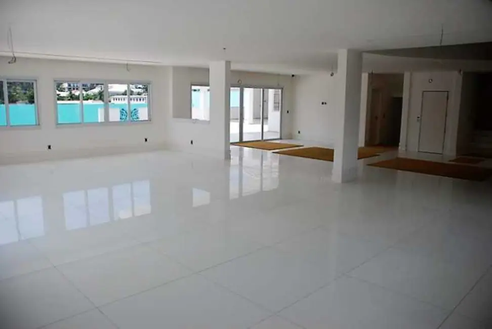 Casa de Condomínio com 5 quartos à venda, 1347m2 em Rio De Janeiro - RJ - imagem 9 Foto 9 de Casa de Condomínio com 5 quartos à venda, 1347m2 em Rio De Janeiro - RJ