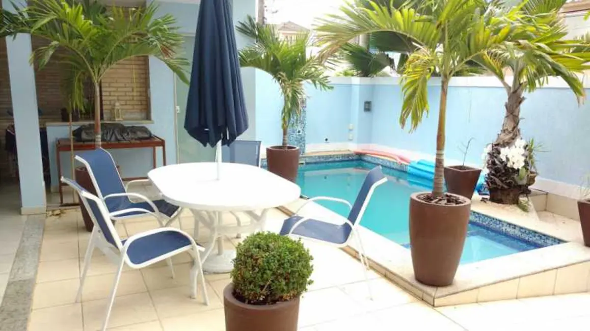 Casa de Condomínio com 6 quartos à venda, 330m2 em Rio De Janeiro - RJ - imagem 4 Foto 4 de Casa de Condomínio com 6 quartos à venda, 330m2 em Rio De Janeiro - RJ