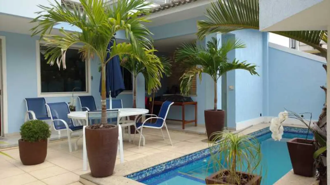 Casa de Condomínio com 6 quartos à venda, 330m2 em Rio De Janeiro - RJ - imagem 3 Foto 3 de Casa de Condomínio com 6 quartos à venda, 330m2 em Rio De Janeiro - RJ