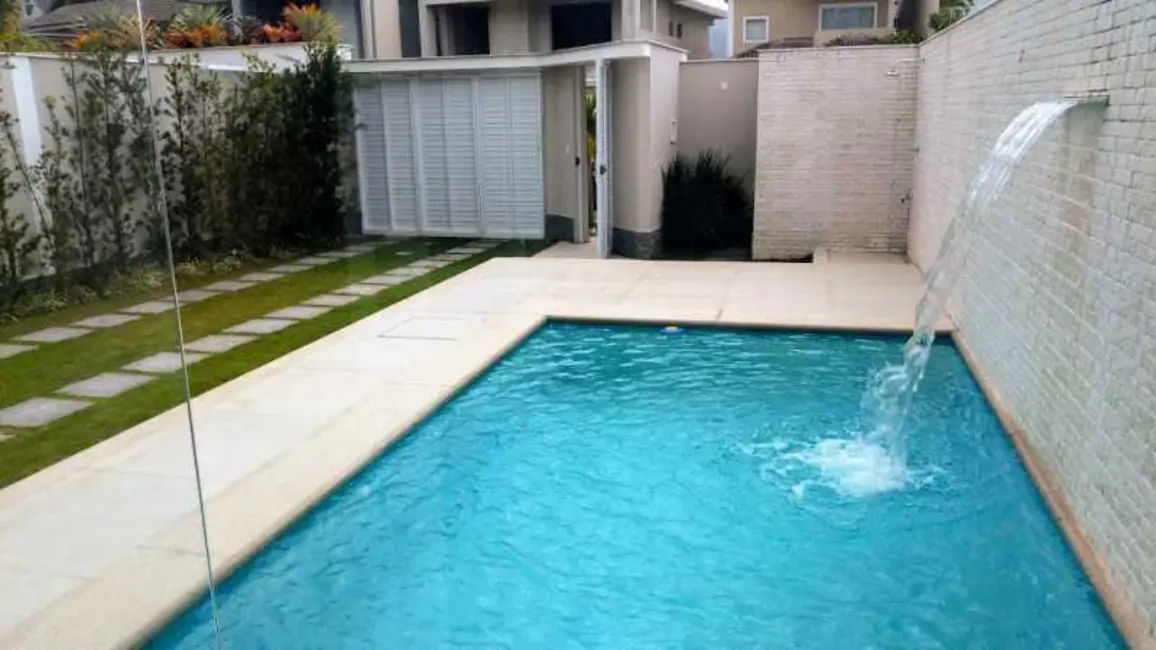 Foto 3 de Casa de Condomínio com 8 quartos à venda, 270m2 em Rio De Janeiro - RJ