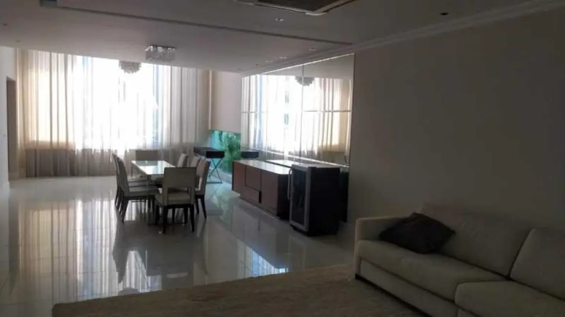 Casa de Condomínio com 4 quartos à venda, 780m2 em Rio De Janeiro - RJ - imagem 8 Foto 8 de Casa de Condomínio com 4 quartos à venda, 780m2 em Rio De Janeiro - RJ