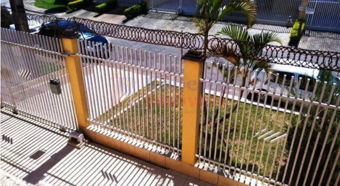 Foto 3 de Casa com 3 quartos à venda, 500m2 em Novo Mundo, Curitiba - PR