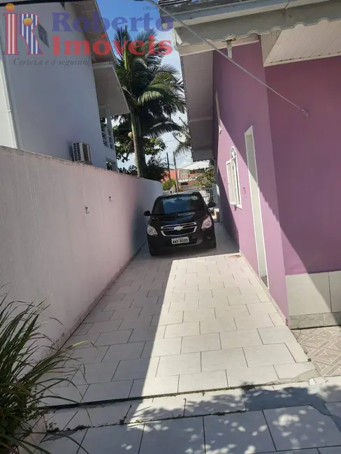 Foto 4 de Casa com 4 quartos à venda, 360m2 em Itapoa - SC