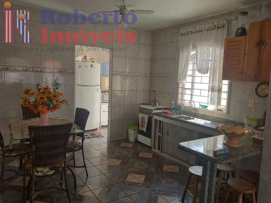 Foto 8 de Casa com 4 quartos à venda, 360m2 em Itapoa - SC