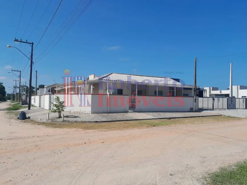 Foto 1 de Casa com 3 quartos à venda, 160m2 em Itapoa - SC