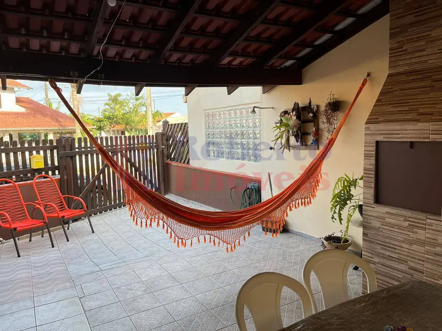 Foto 2 de Casa com 3 quartos à venda, 76m2 em Itapoa - SC
