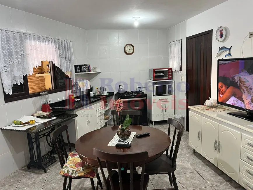 Foto 6 de Casa com 3 quartos à venda, 76m2 em Itapoa - SC