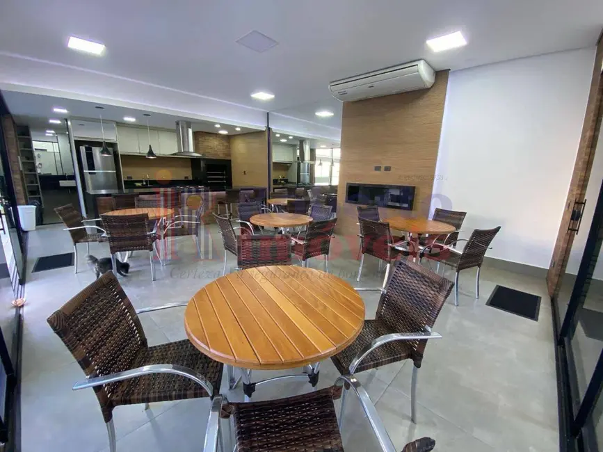 Apartamento com 3 quartos à venda, 127m2 em Centro, Londrina - PR - imagem 6 Foto 6 de Apartamento com 3 quartos à venda, 127m2 em Centro, Londrina - PR