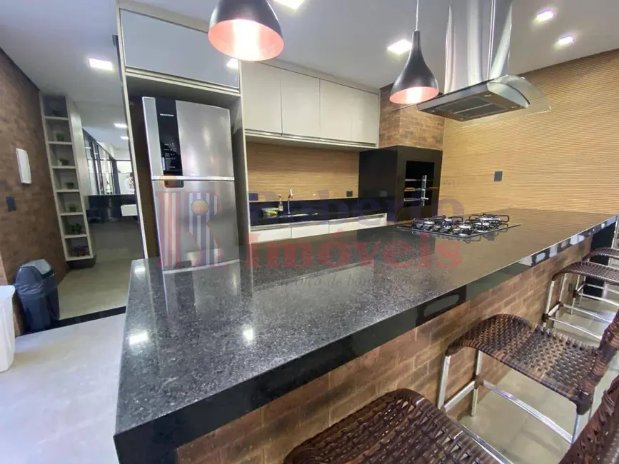 Apartamento com 3 quartos à venda, 127m2 em Centro, Londrina - PR - imagem 7 Foto 7 de Apartamento com 3 quartos à venda, 127m2 em Centro, Londrina - PR