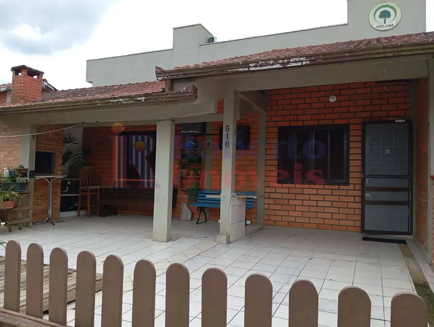 Foto 2 de Casa com 2 quartos à venda, 125m2 em Itapoa - SC