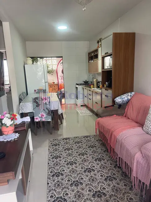 Foto 3 de Casa com 2 quartos à venda, 90m2 em Itapoa - SC