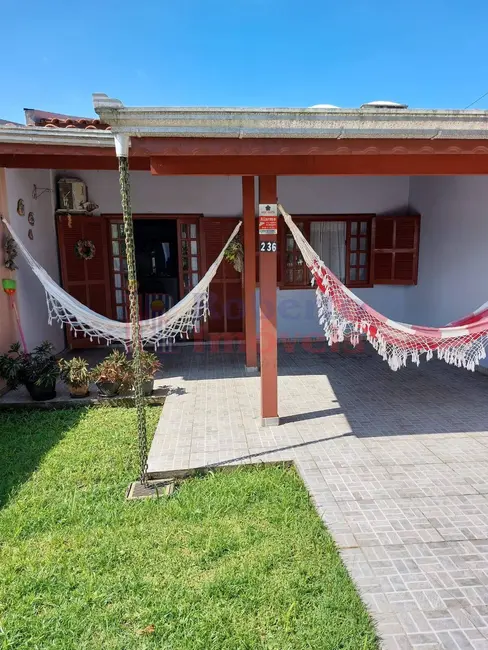 Foto 1 de Casa com 2 quartos à venda, 180m2 em Itapoa - SC