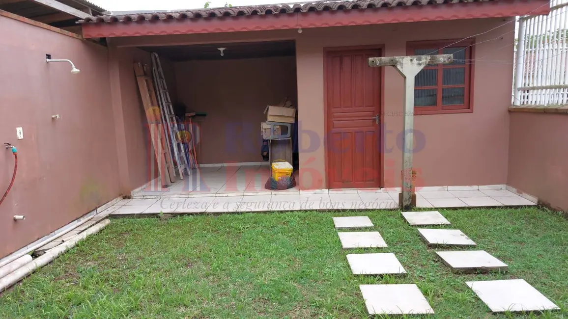 Foto 3 de Casa com 2 quartos à venda, 180m2 em Itapoa - SC