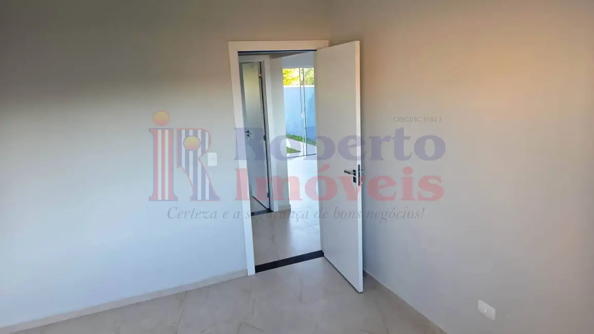 Foto 9 de Casa com 2 quartos à venda, 140m2 em Itapoa - SC