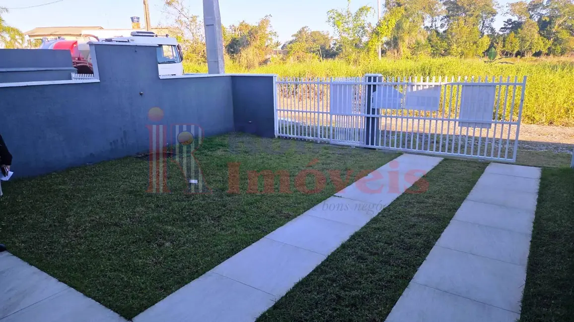 Foto 2 de Casa com 2 quartos à venda, 140m2 em Itapoa - SC