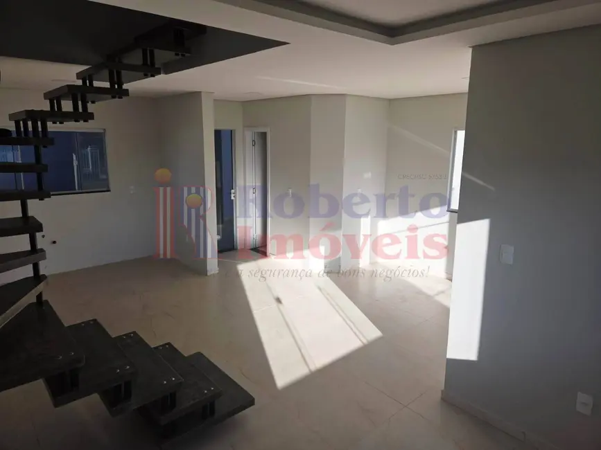 Foto 5 de Sobrado com 3 quartos à venda e para alugar, 176m2 em Itapoa - SC