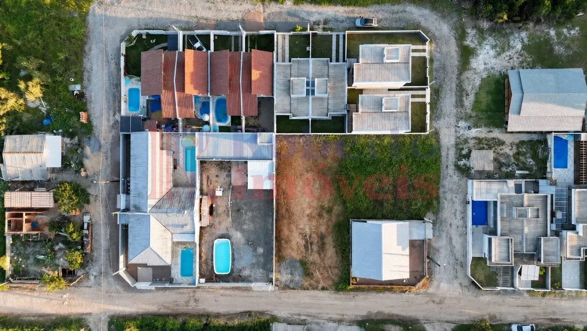 Foto 3 de Sobrado com 3 quartos à venda e para alugar, 176m2 em Itapoa - SC