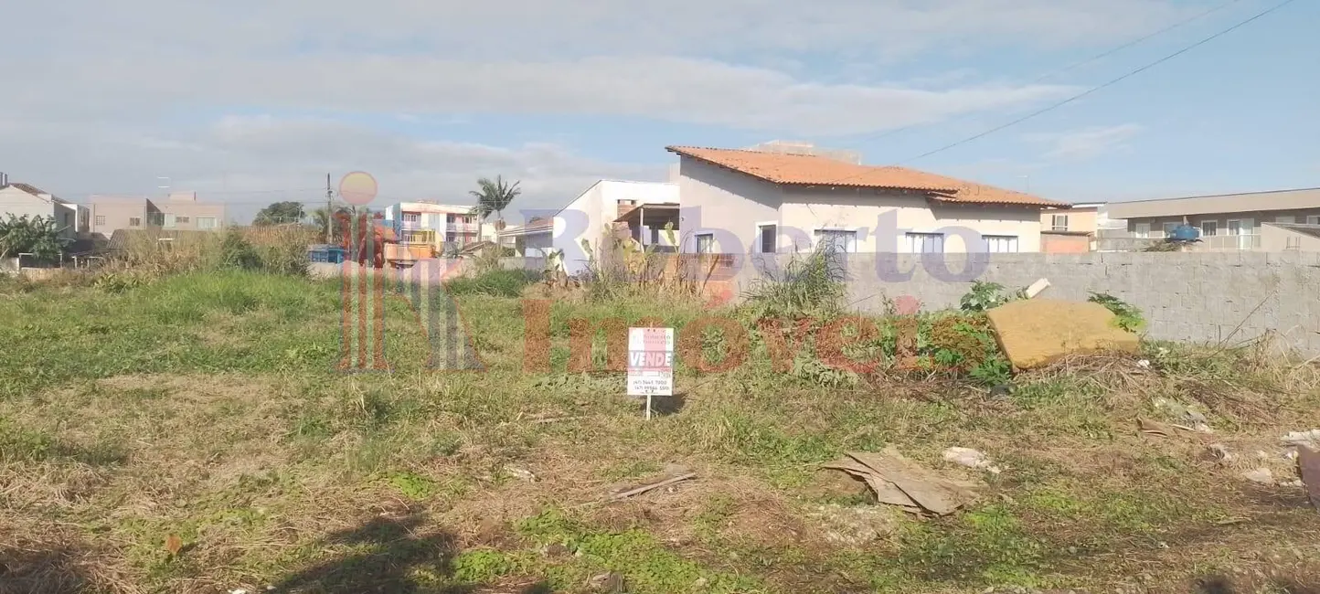 Foto 1 de Terreno / Lote à venda, 360m2 em Itapoa - SC