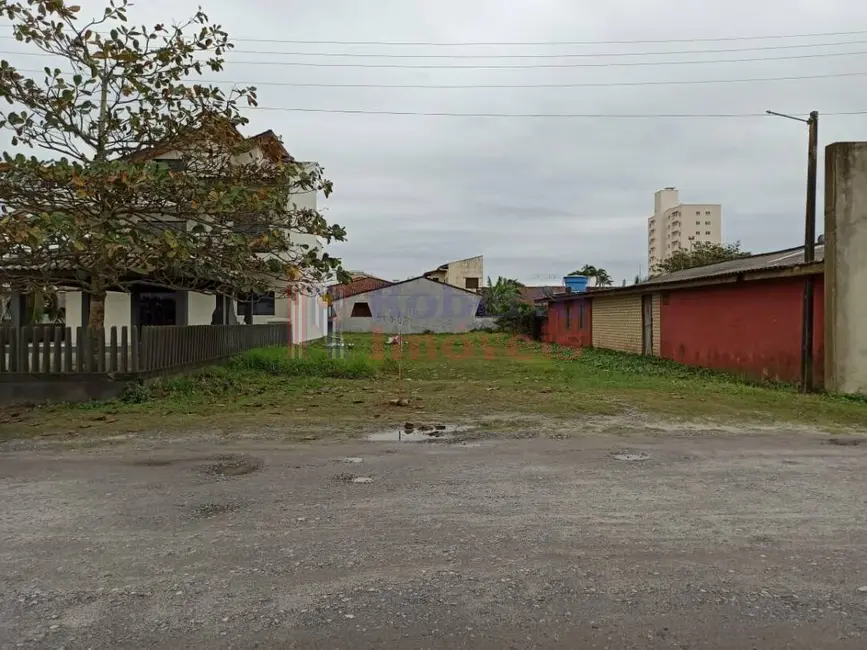 Foto 2 de Terreno / Lote à venda, 338m2 em Itapoa - SC