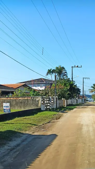 Foto 2 de Terreno / Lote à venda, 415m2 em Sao Francisco Do Sul - SC