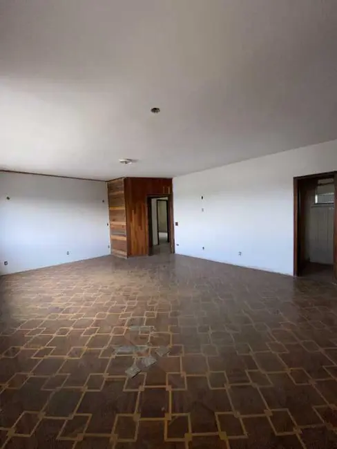 Armazém / Galpão com 1 quarto à venda, 384m2 em Rio De Janeiro - RJ - imagem 7 Foto 7 de Armazém / Galpão com 1 quarto à venda, 384m2 em Rio De Janeiro - RJ