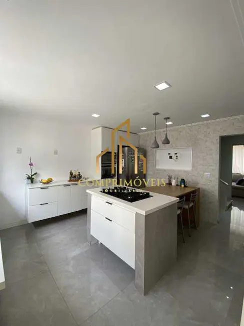 Foto 4 de Casa com 3 quartos à venda, 380m2 em Rio De Janeiro - RJ